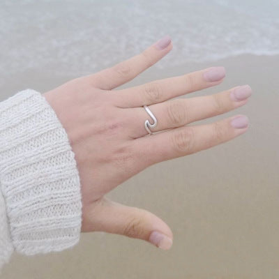 Simple Wavy Couple Ring