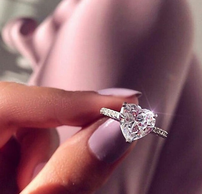 Heart-Shaped AAA Zircon Engagement Ring