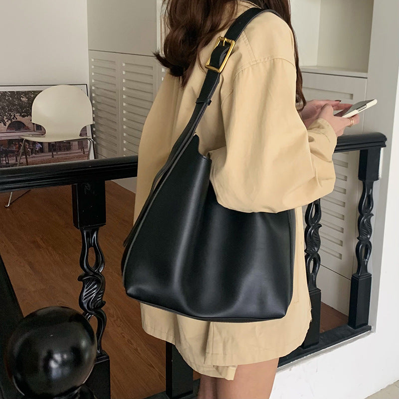 Versatile Large Capacity Women's Bucket Bag