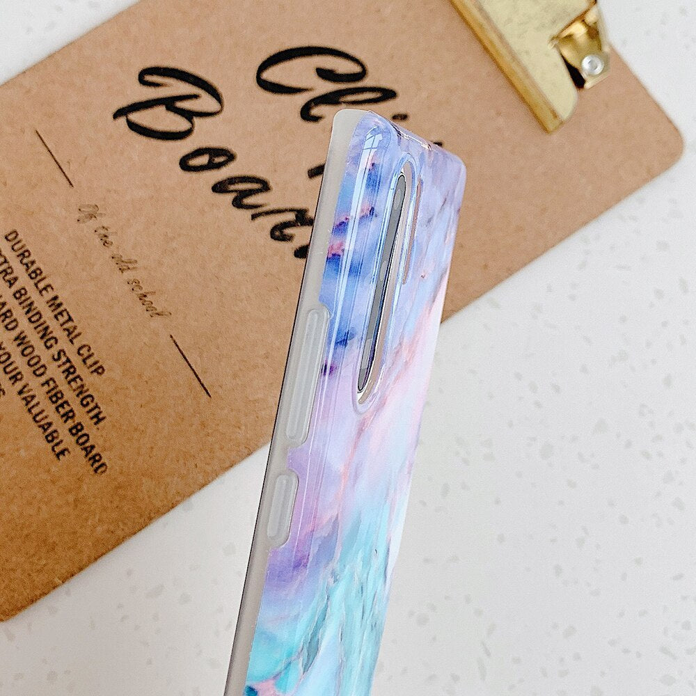 Gradient marble pattern phone case