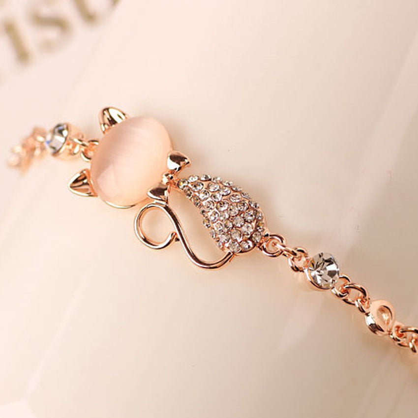High-end cat bracelet diamond alloy