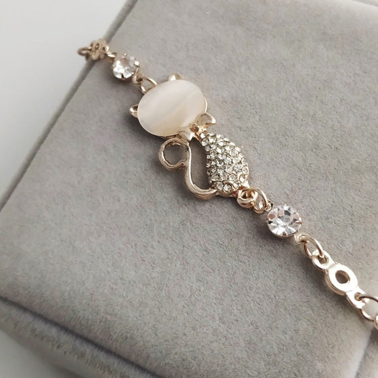 High-end cat bracelet diamond alloy