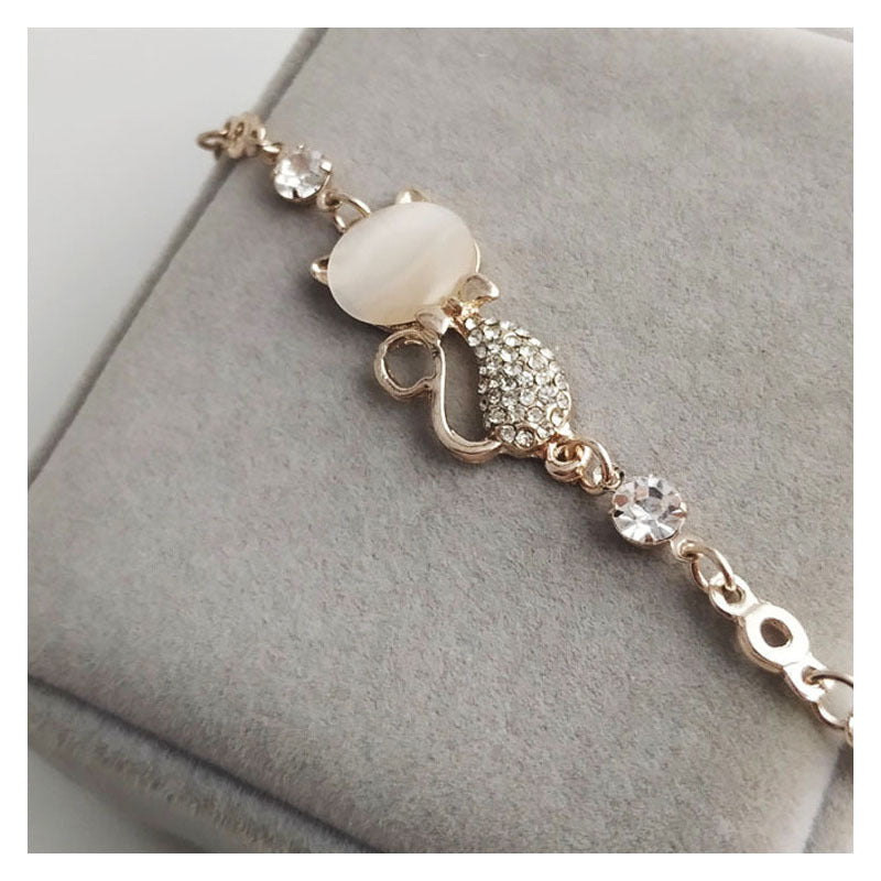High-end cat bracelet diamond alloy