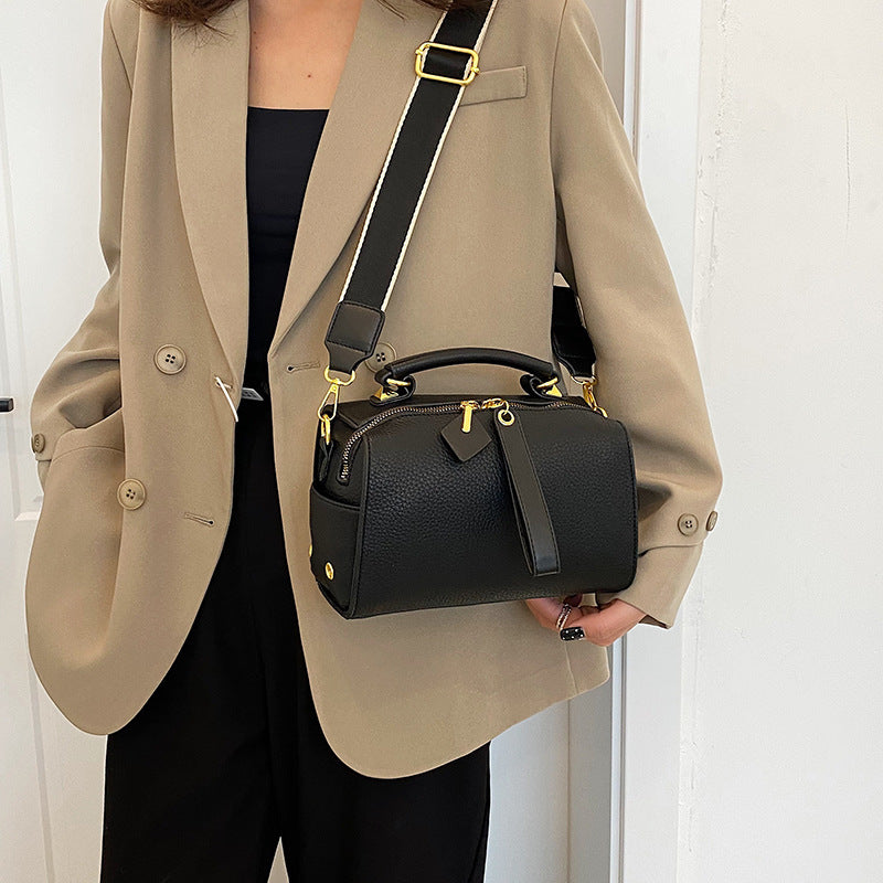 Summer All-Matching Shoulder Bag – Trendy Textured Pillow Handbag